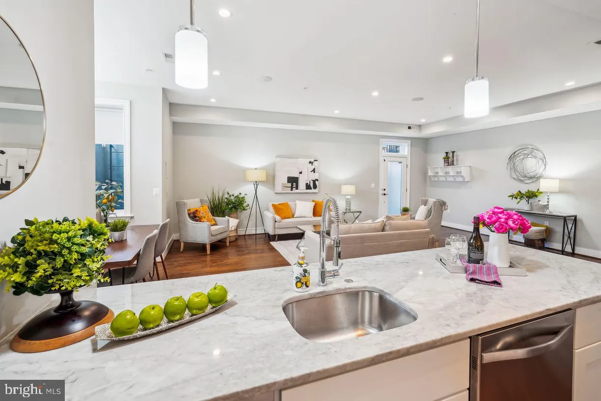 Washington Metro Area Real Estate | View 1401 K St Se, 1 | 2 Beds, 2 Baths