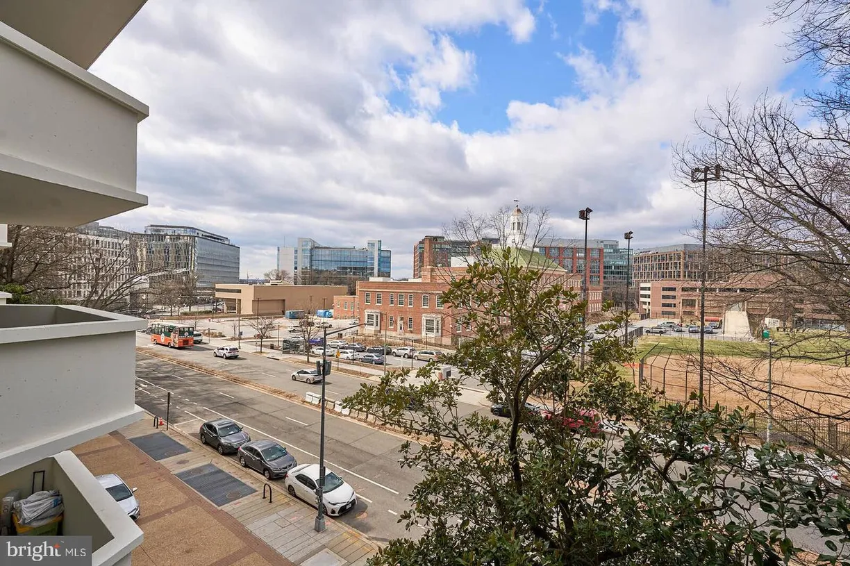 Washington Metro Area Real Estate | View 700 7th St Sw, 313 | 1 Bath