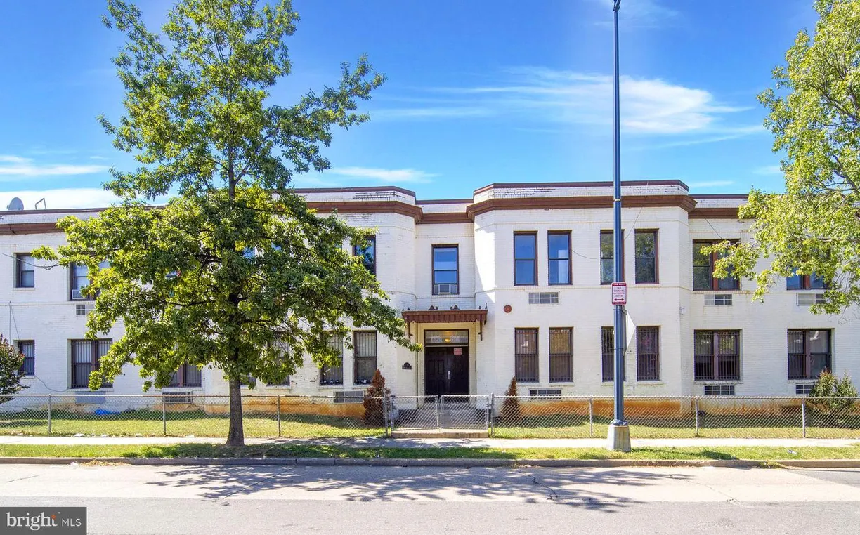 Washington Metro Area Real Estate | View 7 18th St Se, 207 | 1 Bed, 1 Bath