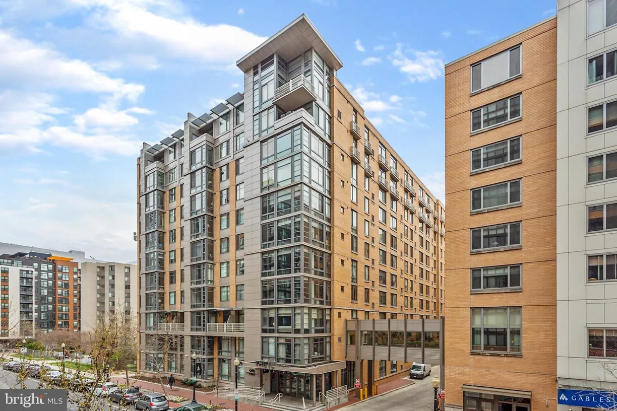 Washington Metro Area Real Estate | View 440 L St Nw, 408 | 2 Beds, 1 Bath