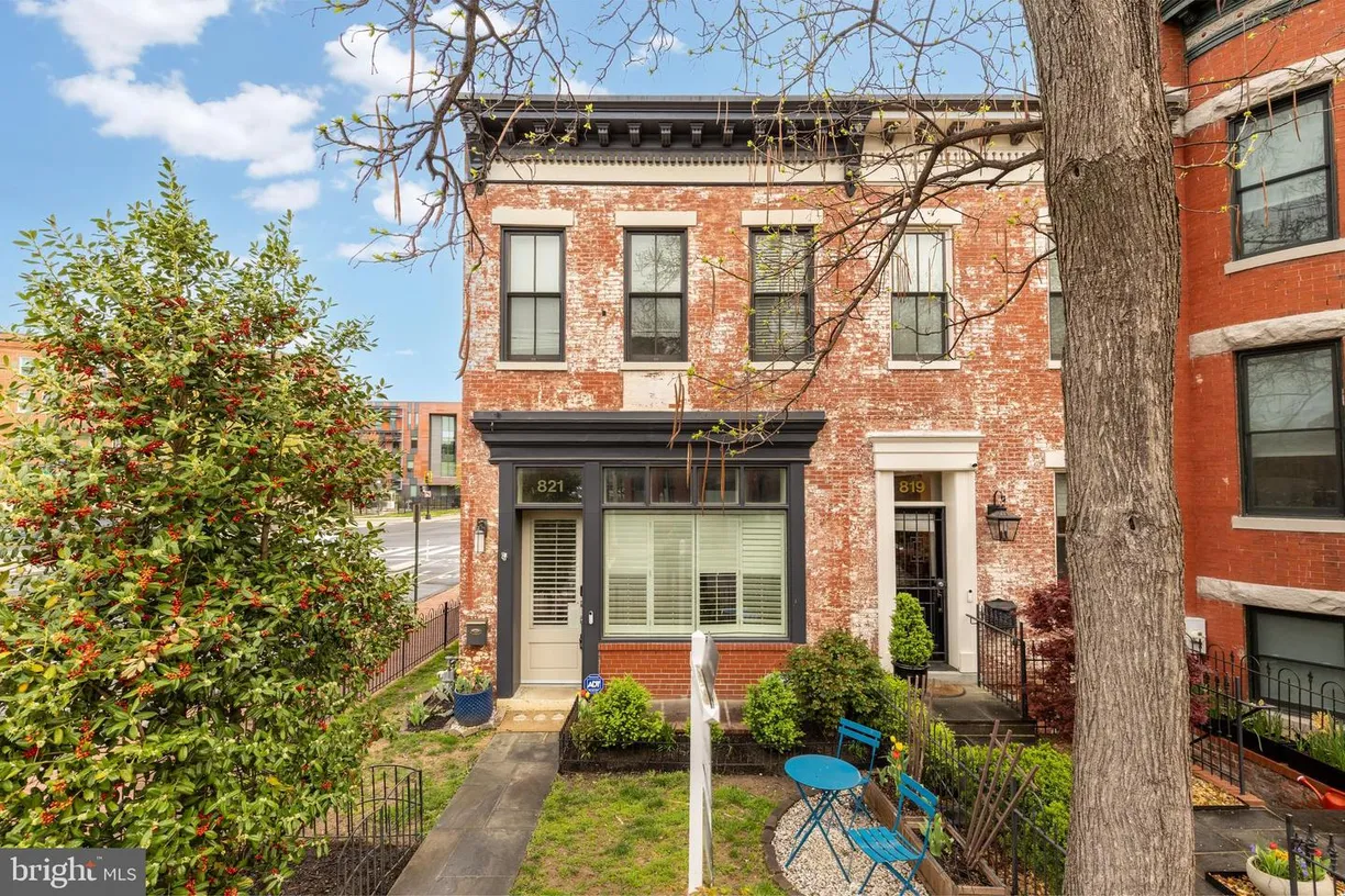 Washington Metro Area Real Estate | View 821 Q St Nw | 3 Beds, 3 Baths