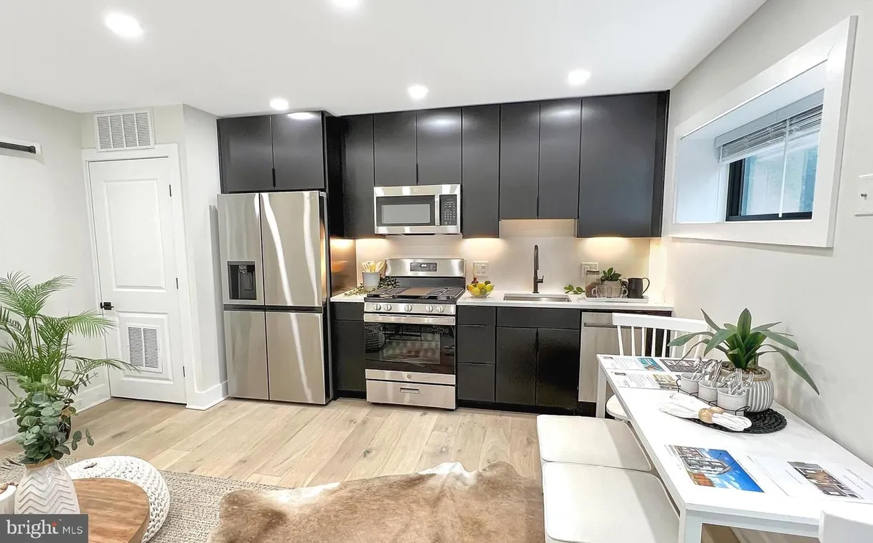 Washington Metro Area Real Estate | View 1026 18th St Ne, 1 | Listing
