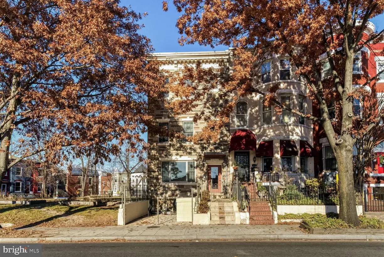 Washington Metro Area Real Estate | View 125 New York Ave Nw, a | 2 Beds