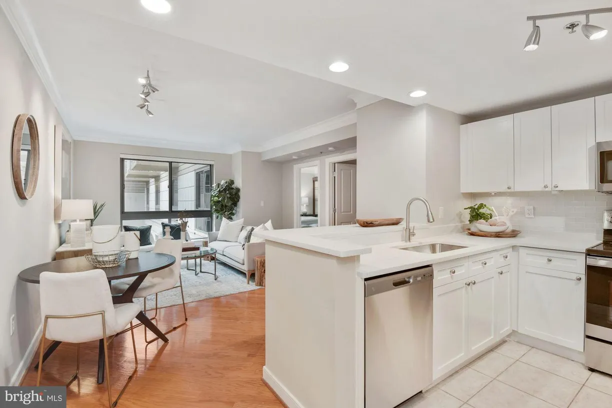 Washington Metro Area Real Estate | View 777 7th St Nw, 1013 | Listing