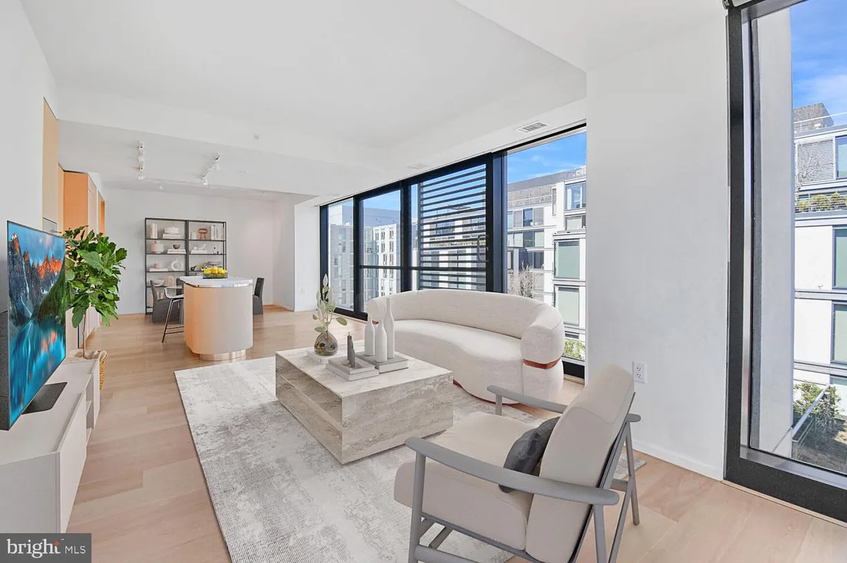 Washington Metro Area Real Estate | View 925 H St Nw, 909 | 2 Beds, 2 Baths