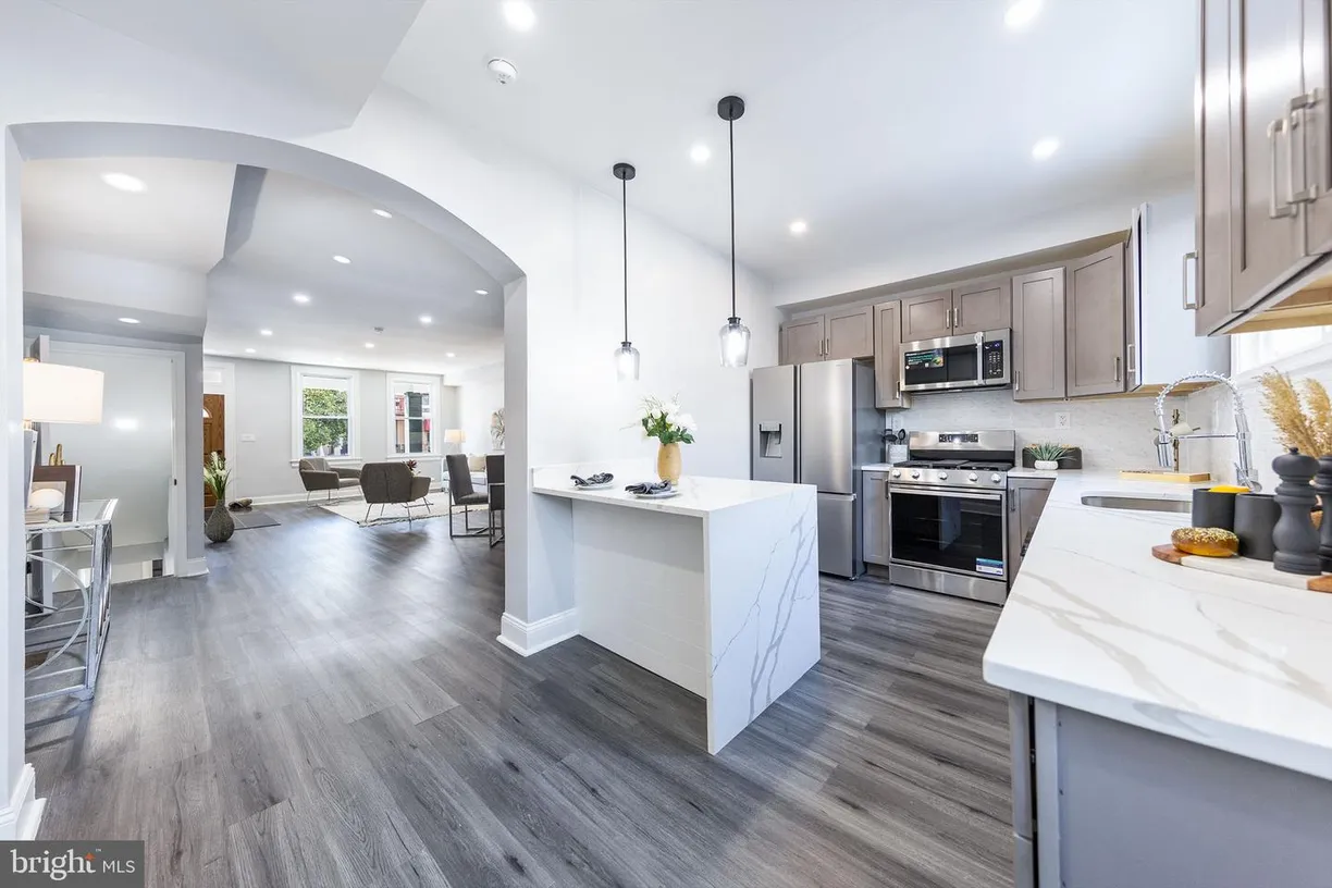 Washington Metro Area Real Estate | View 724 15th St Se | 4 Beds