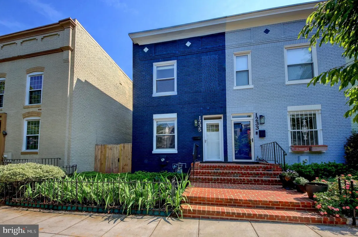 Washington Metro Area Real Estate | View 1235 D St Ne | 3 Beds