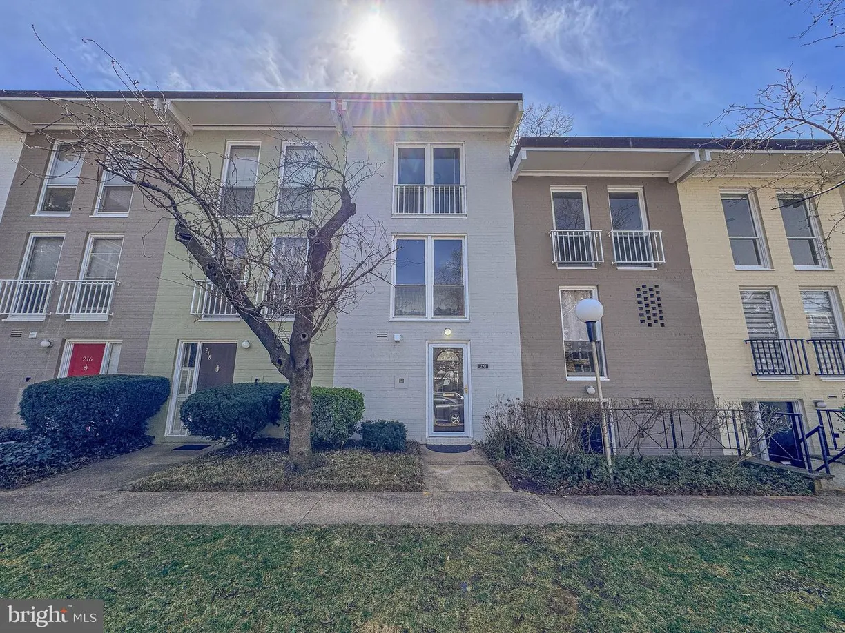 Washington Metro Area Real Estate | View 220 G St Sw, 112 | 2 Beds, 1 Bath
