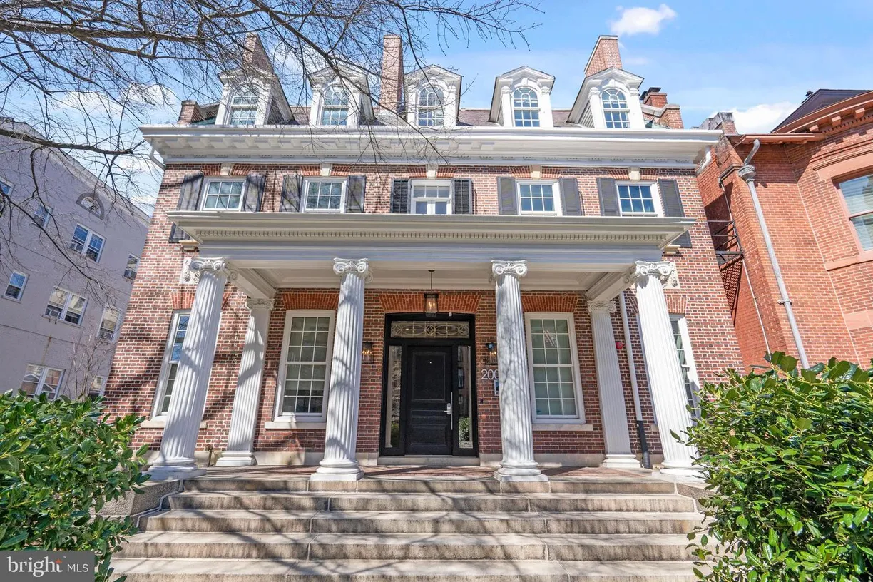 Washington Metro Area Real Estate | View 2007 Wyoming Ave Nw, 13 | 1 Bed, 1 Bath