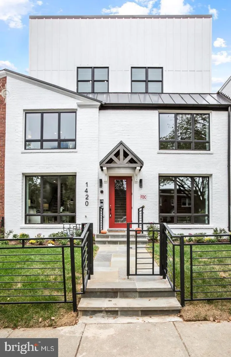 Washington Metro Area Real Estate | View 1420 Staples St Ne, 2 | 2 Beds