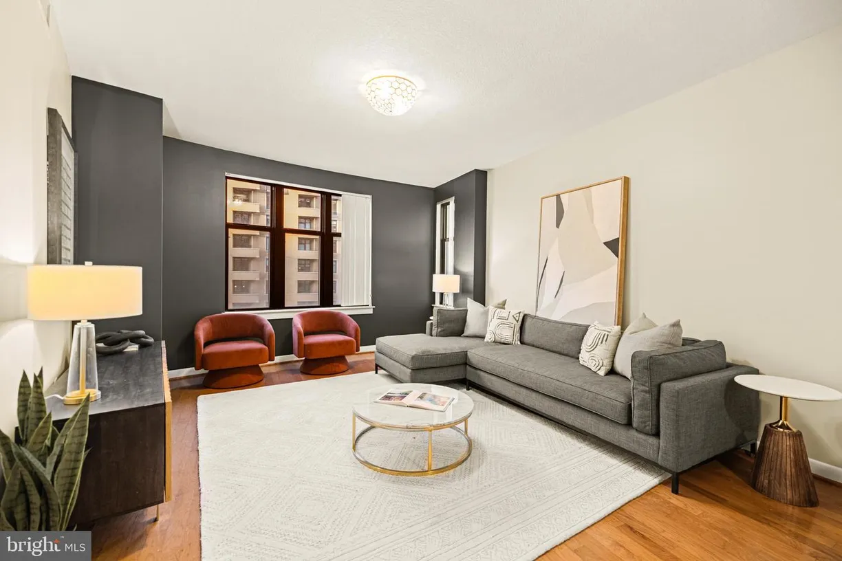 Washington Metro Area Real Estate | View 400 Massachusetts Ave Nw, 713 | 2 Beds, 1 Bath