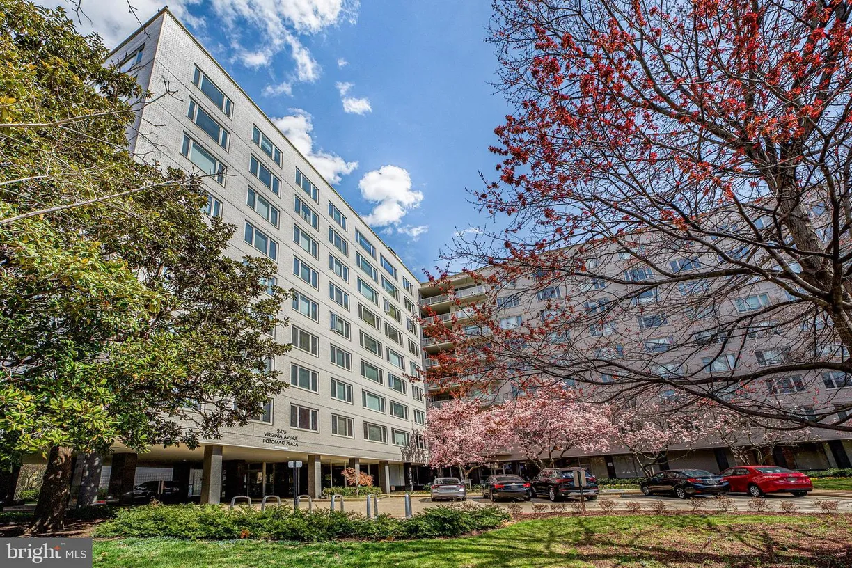 Washington Metro Area Real Estate | View 2475 Virginia Ave Nw, 627 | 1 Bed, 1 Bath