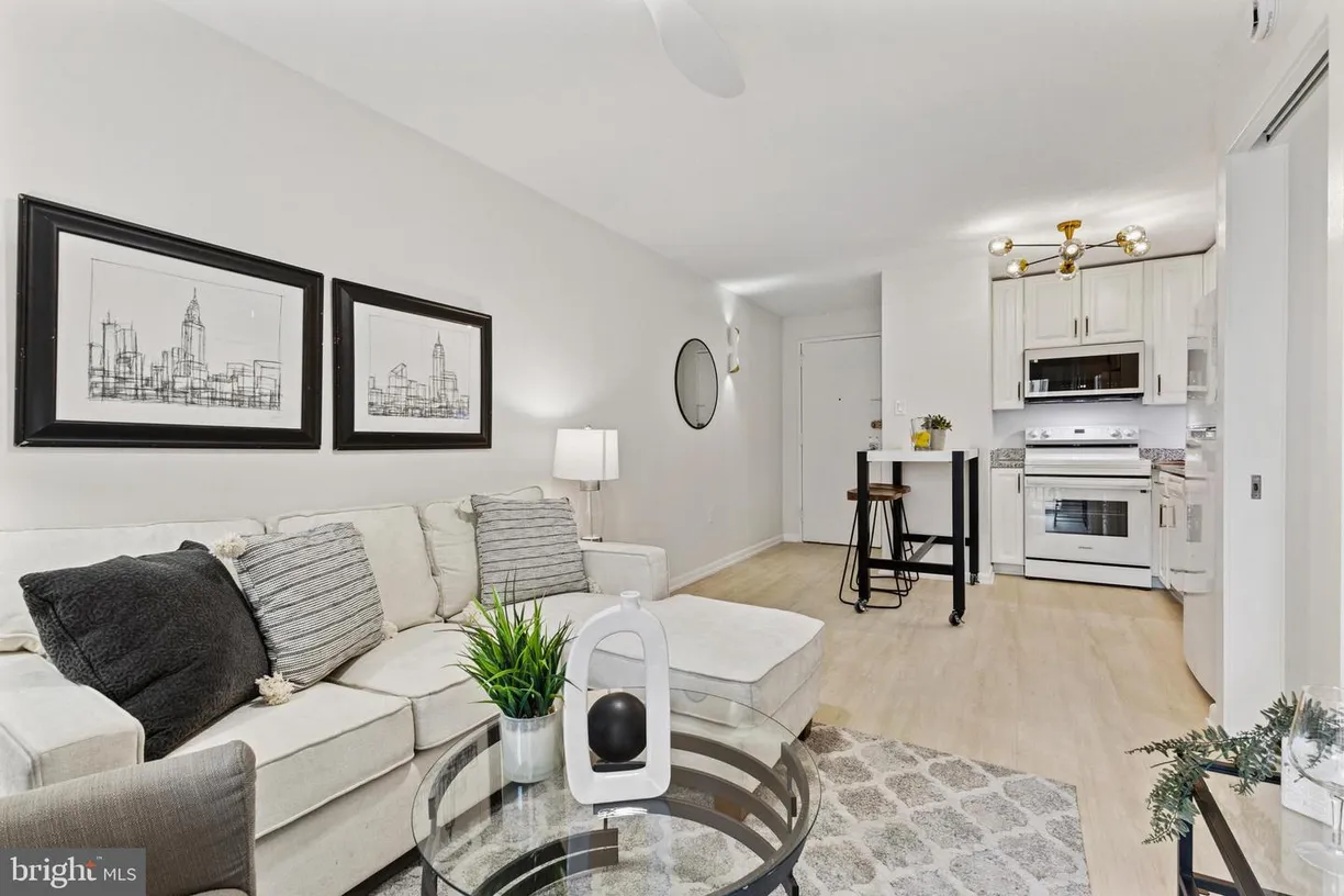 Washington Metro Area Real Estate | View 1718 P St Nw, 220 | 1 Bed, 1 Bath