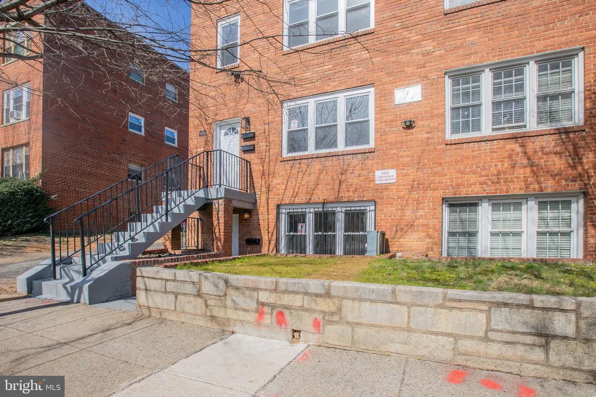 Washington Metro Area Real Estate | View 1626 Independence Ave Se, 2 | 1 Bed