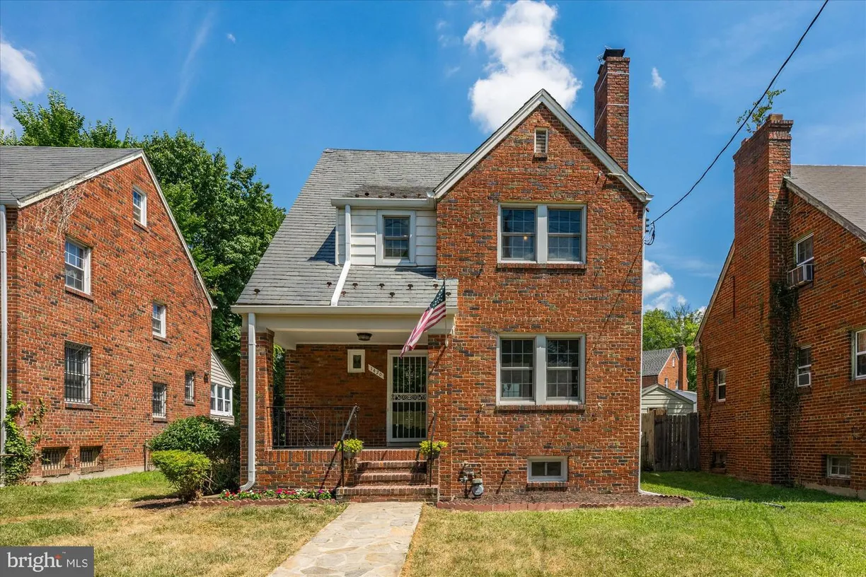 Washington Metro Area Real Estate | View 1420 Michigan Ave Ne | 3 Beds, 2 Baths