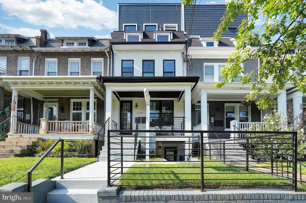 Washington Metro Area Real Estate | View 638 Franklin St Ne, 1 | 3 Beds, 3 Baths