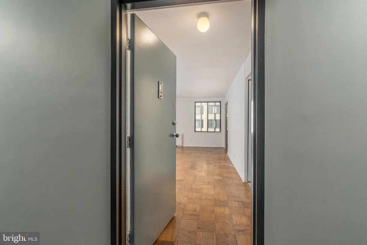 Washington Metro Area Real Estate | View 1420 N St Nw, 404 | 1 Bed, 1 Bath