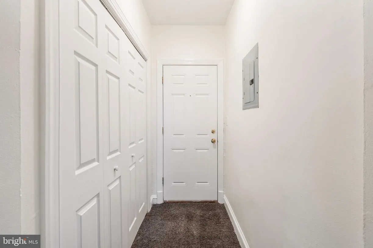 Washington Metro Area Real Estate | View 723 12th St Se, 4 | Listing