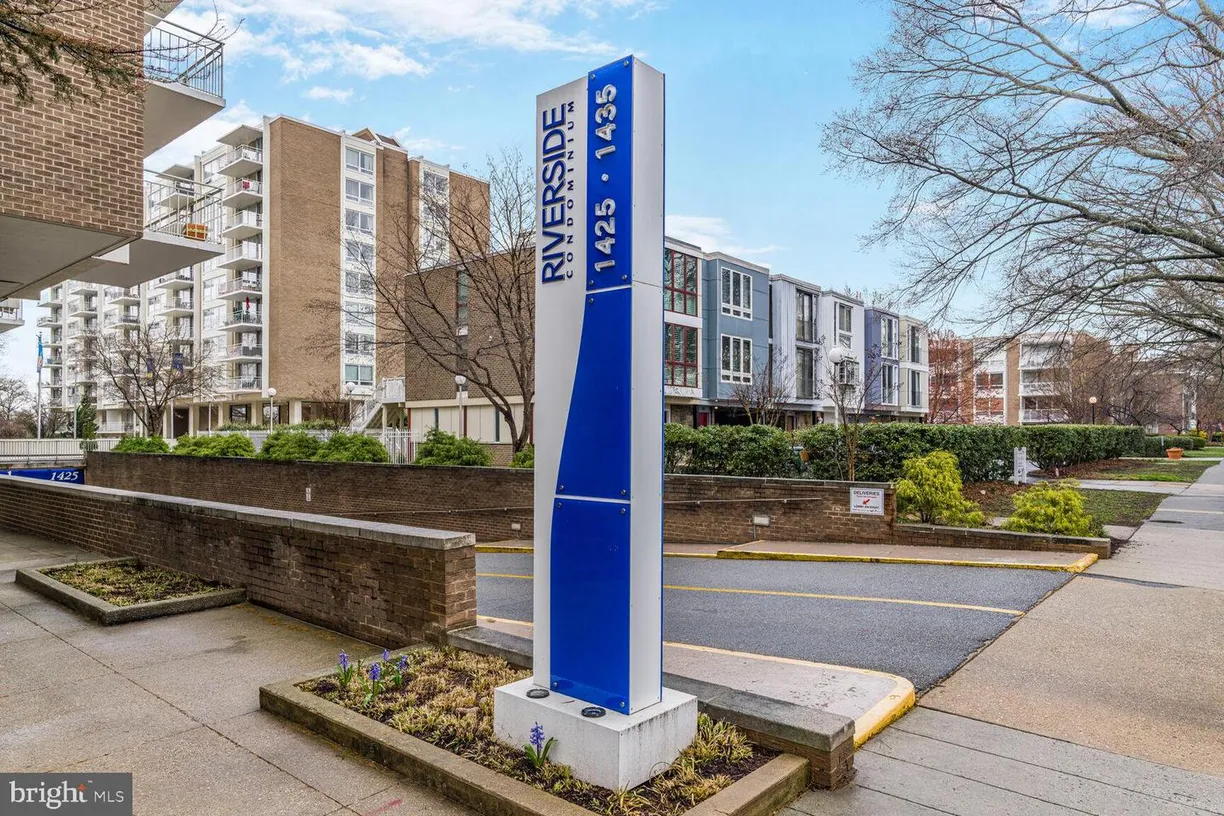 Washington Metro Area Real Estate | View 1425 4th St Sw, m8 | Listing