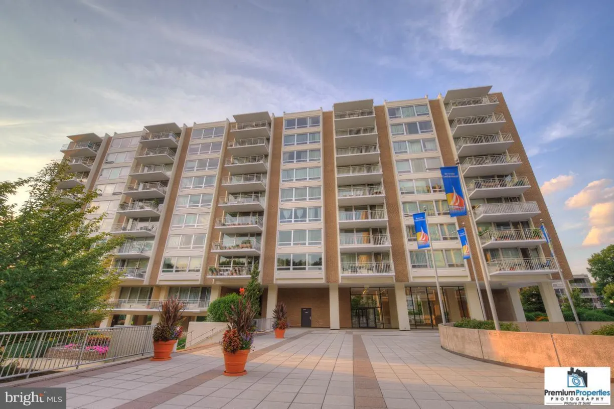 Washington Metro Area Real Estate | View 1425 4th St Sw, m8 | 1 Bed