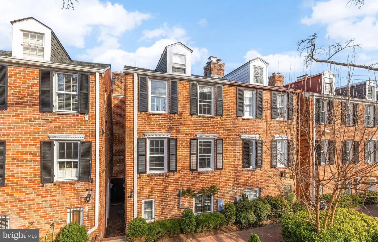 Washington Metro Area Real Estate | View 1341 27th St Nw | 2 Beds