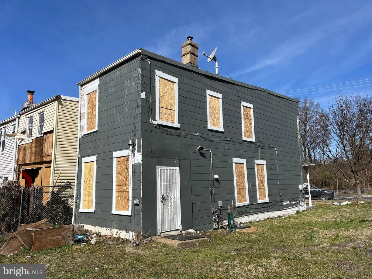 Washington Metro Area Real Estate | View 2109 Fairlawn Ave Se | Listing