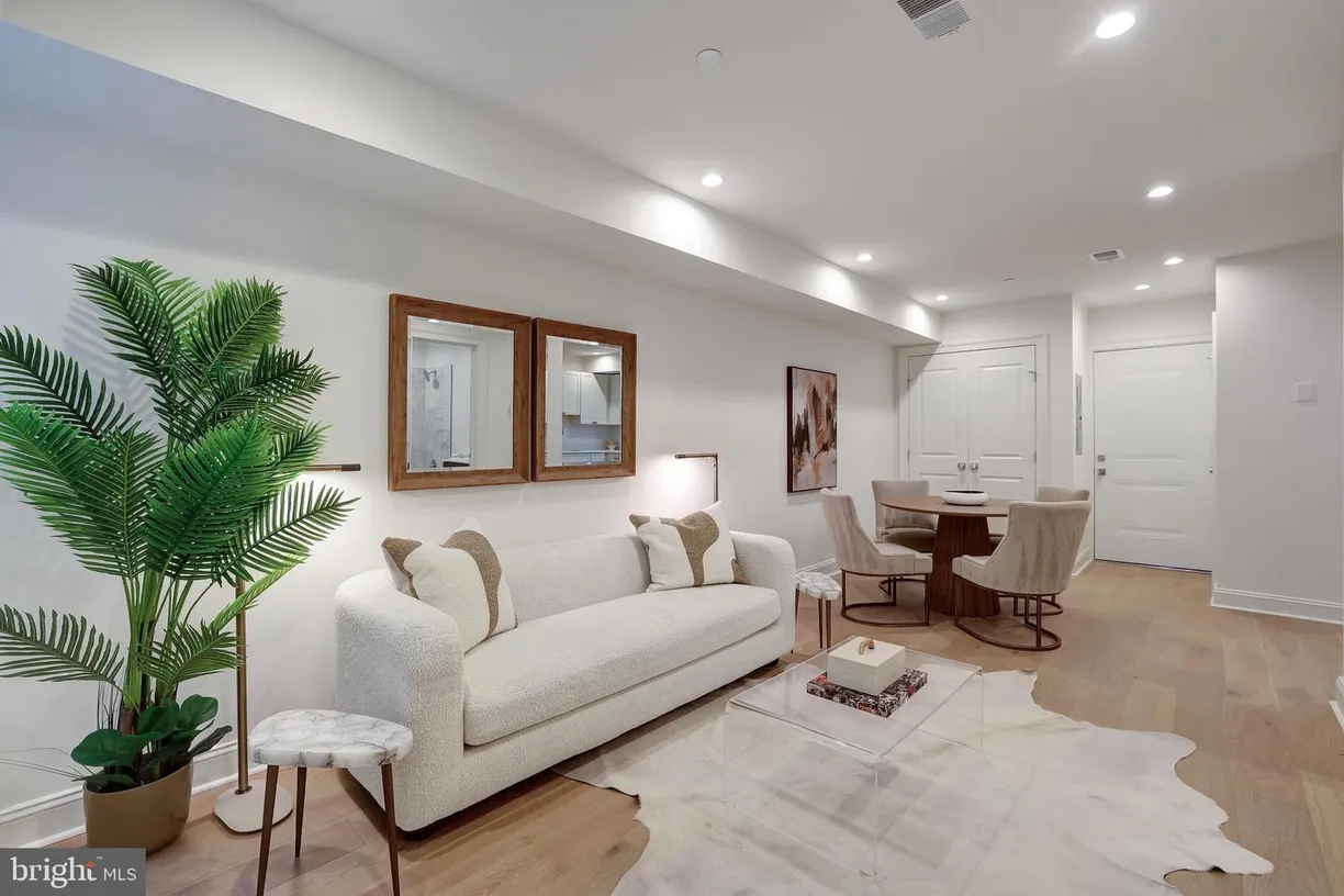 Washington Metro Area Real Estate | View 1335 11th St Nw, 6 | 1 Bed, 1 Bath