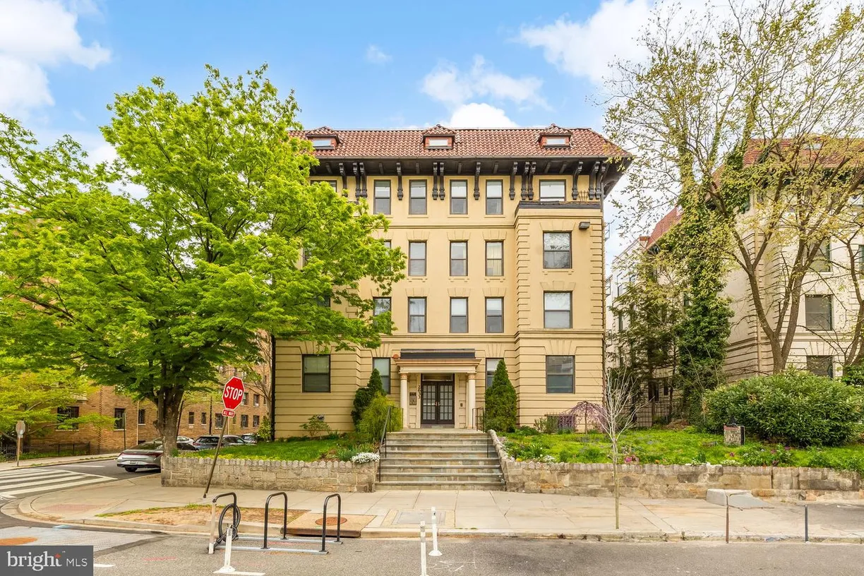 Washington Metro Area Real Estate | View 2633 Adams Mill Rd Nw, 103 | 1 Bed, 1 Bath