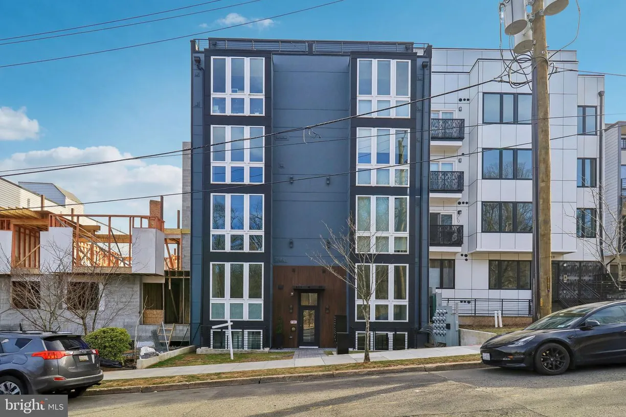 Washington Metro Area Real Estate | View 2213 M St Ne, 4 | Listing