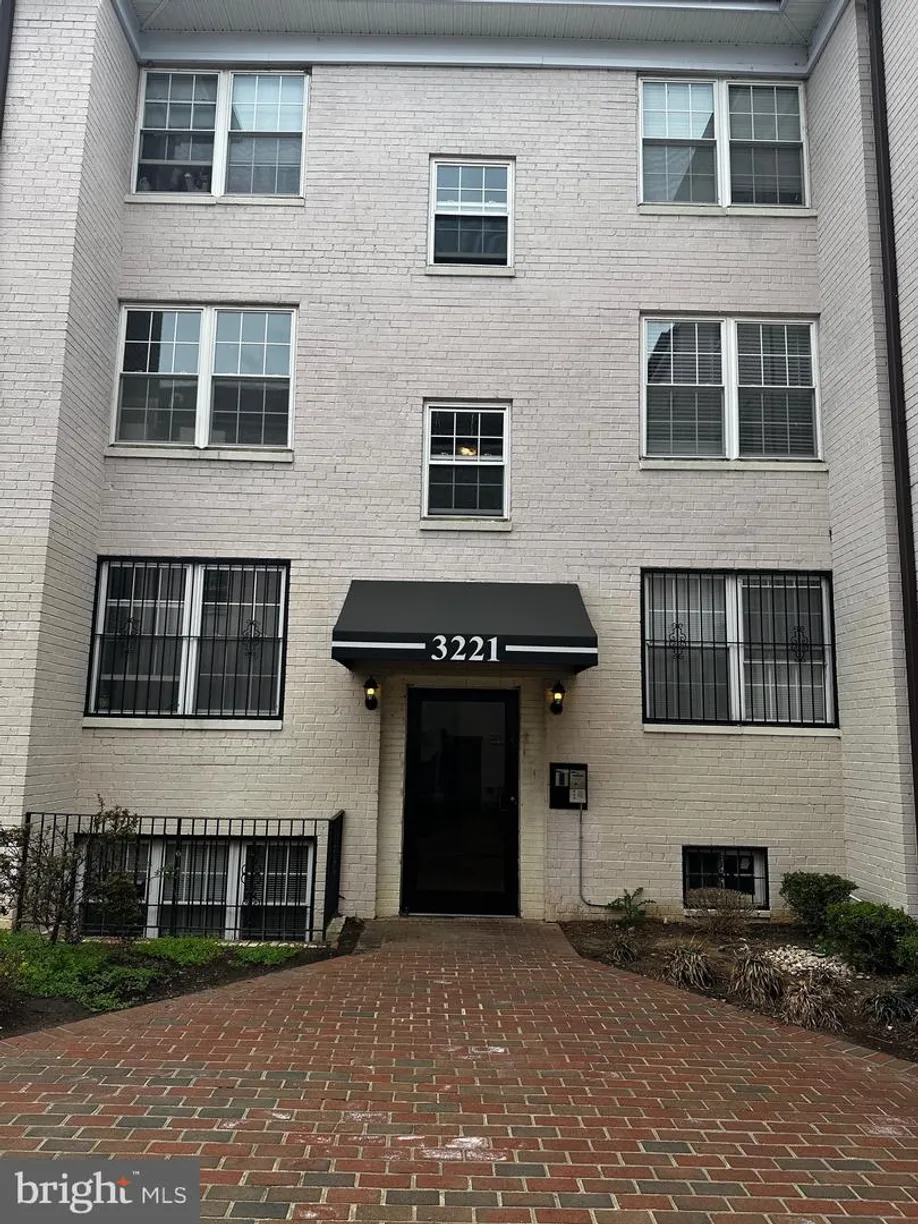 Washington Metro Area Real Estate | View 3221 8th St Se, 6 | Listing