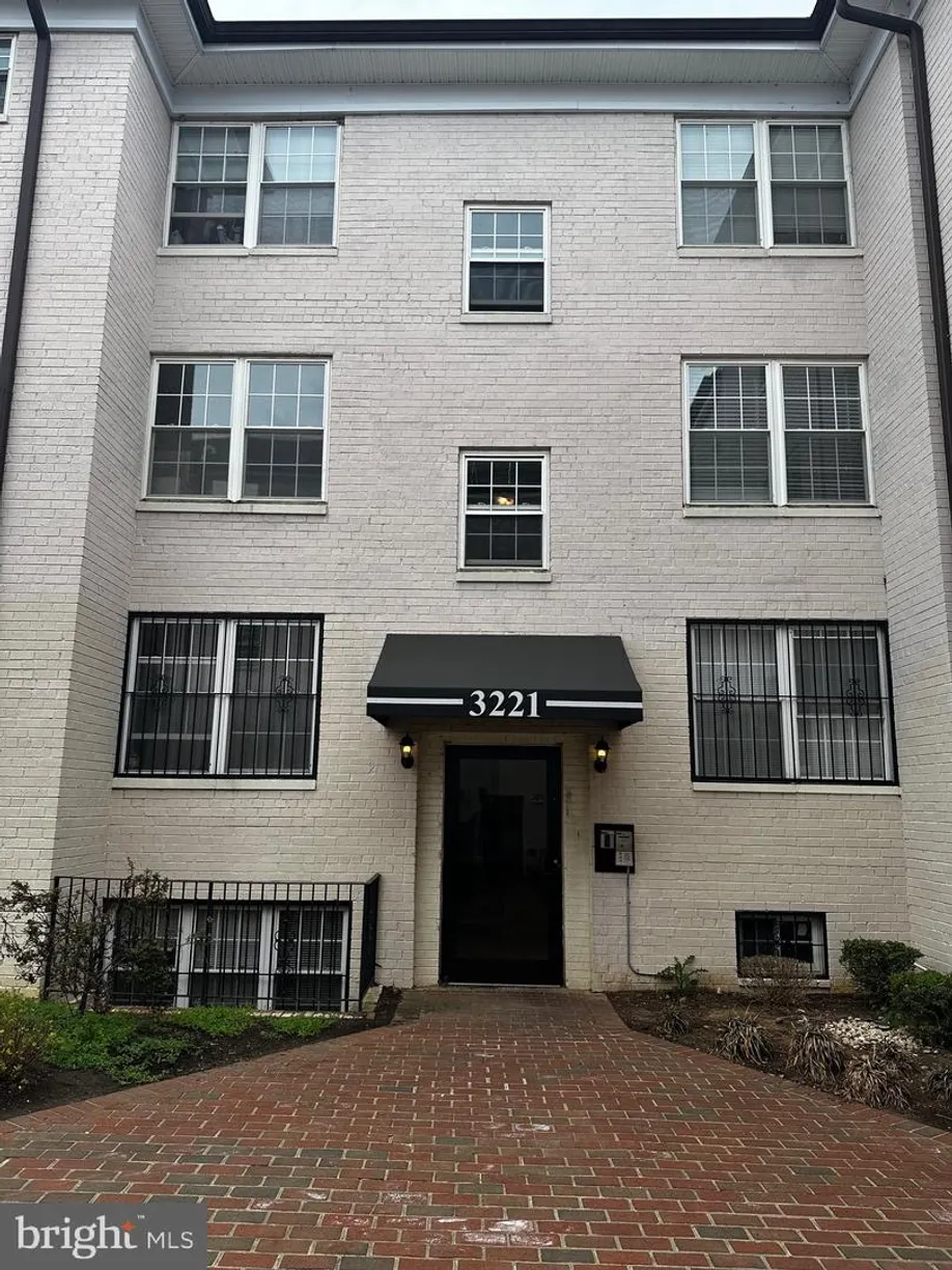 Washington Metro Area Real Estate | View 3221 8th St Se, 6 | Listing