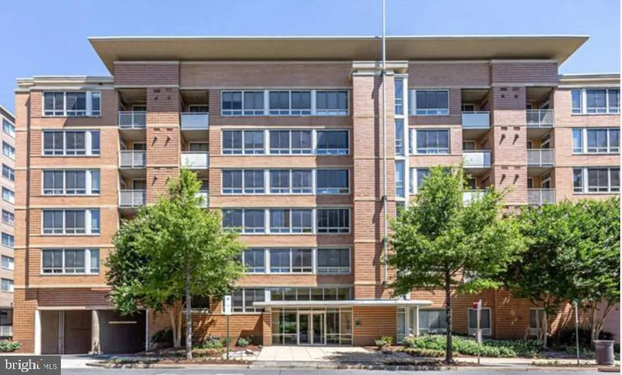 Washington Metro Area Real Estate | View 355 I St Sw, 618 | 1 Bed