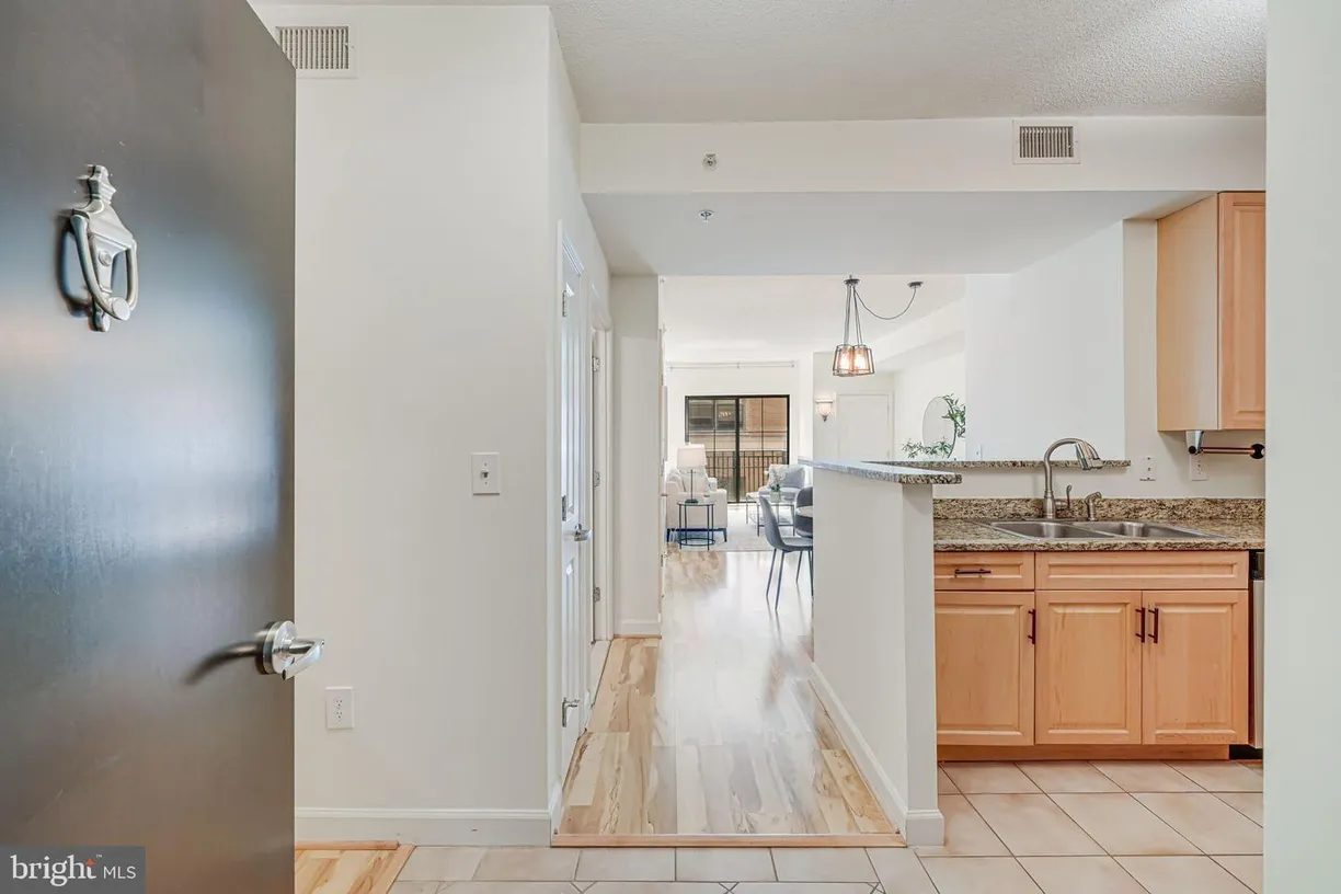 Washington Metro Area Real Estate | View 1111 25th St Nw, 823 | Listing
