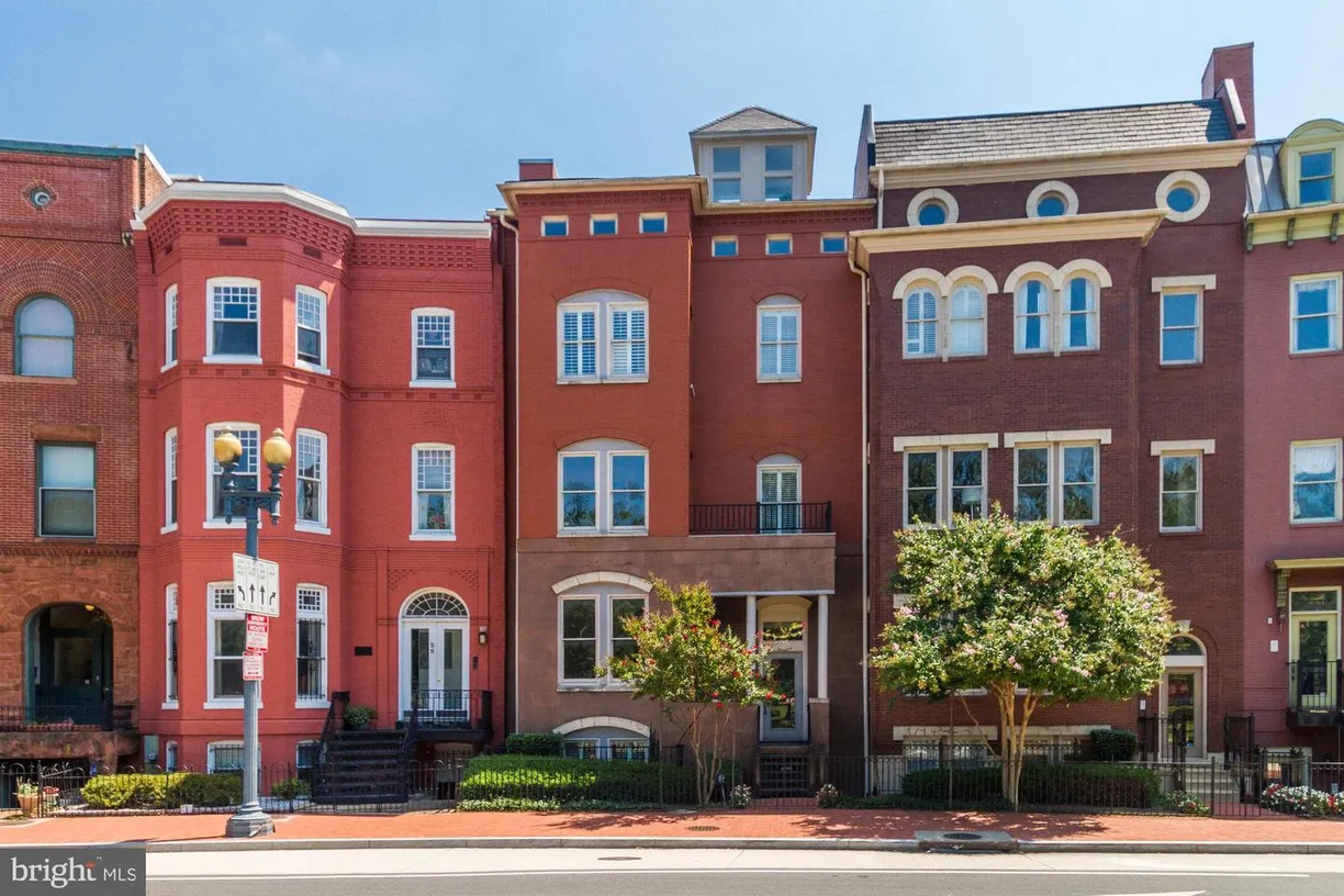 Washington Metro Area Real Estate | View 27 Logan Cir Nw, 1 | 3 Beds