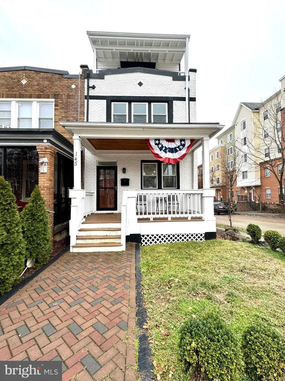 Washington Metro Area Real Estate | View 145 Todd Pl Ne | 4 Beds