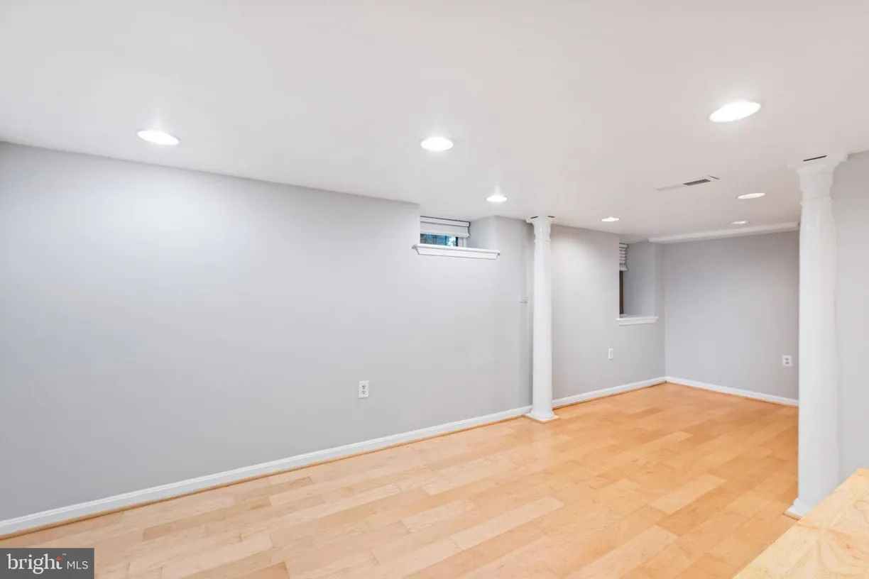 Washington Metro Area Real Estate | View 1438 Meridian Pl Nw, ll2 | Listing