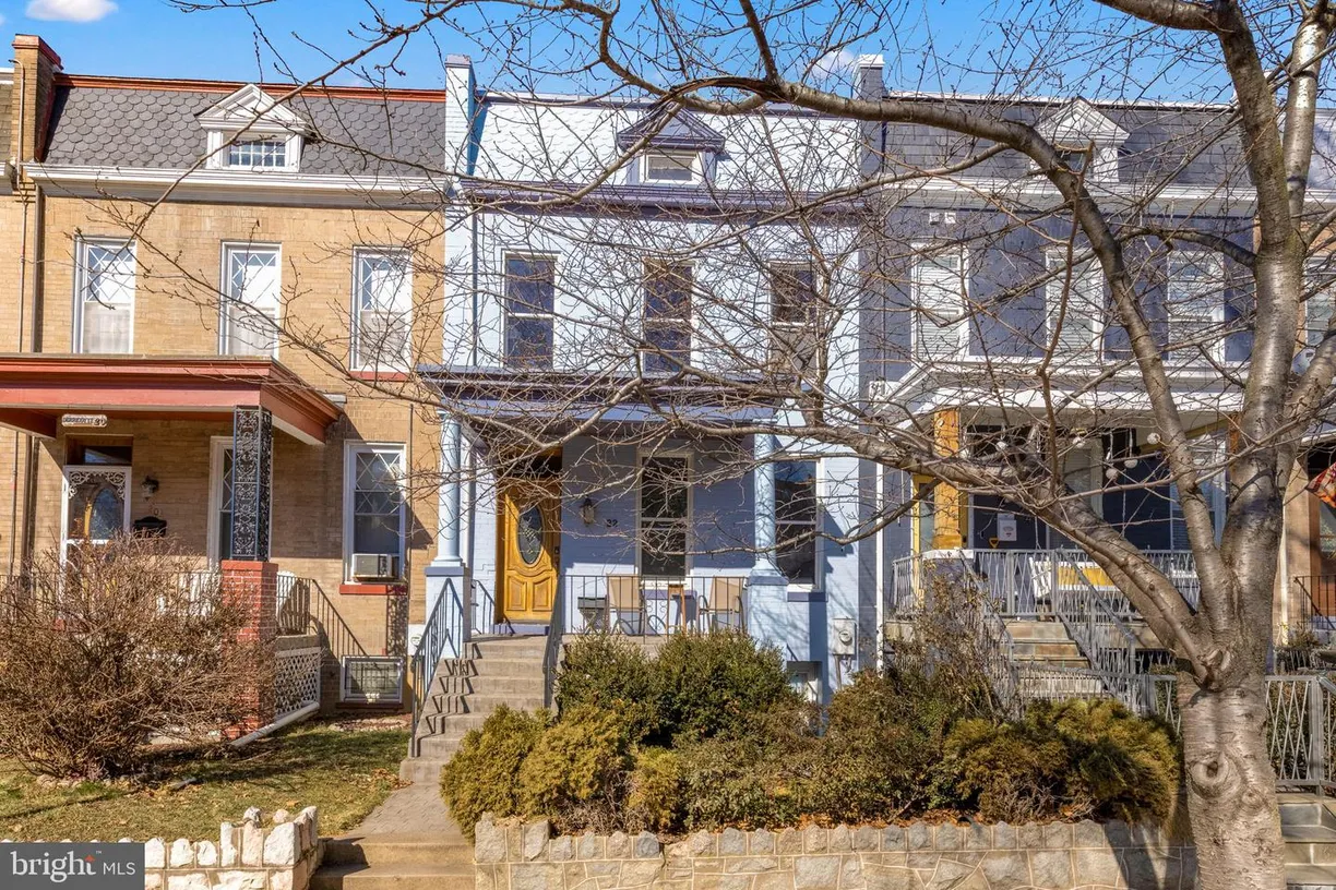 Washington Metro Area Real Estate | View 22 Franklin St Ne | 3 Beds