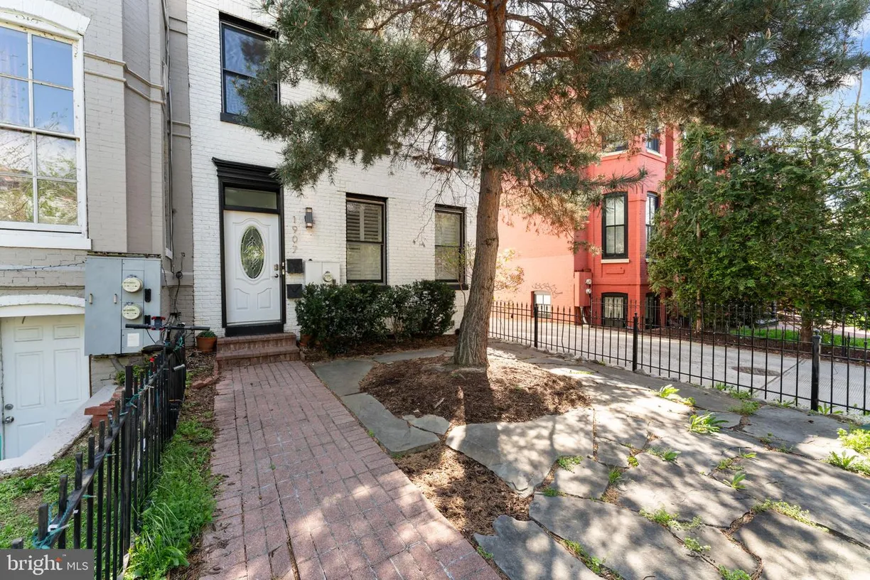 Washington Metro Area Real Estate | View 1907 11th St Nw, 2 | 2 Beds, 2 Baths