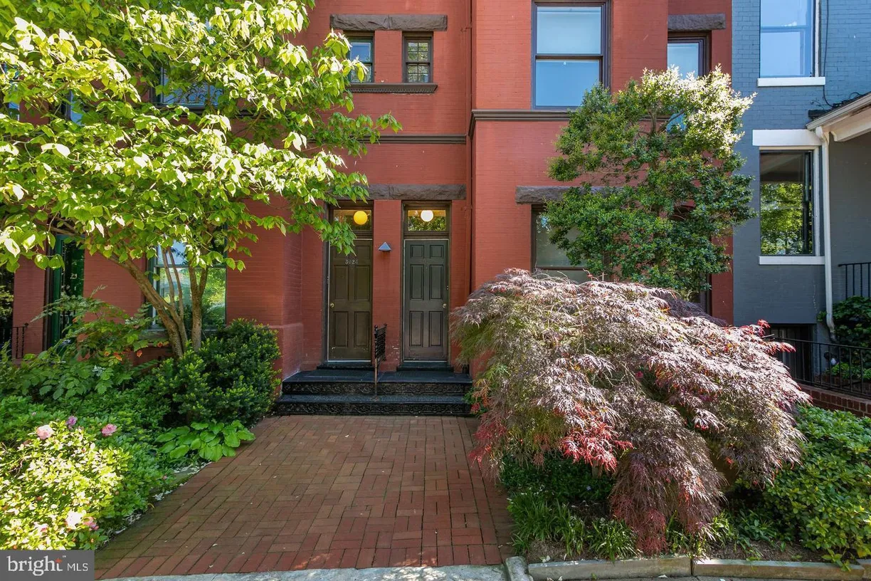 Washington Metro Area Real Estate | View 3026 R St Nw, 2 | 2 Beds