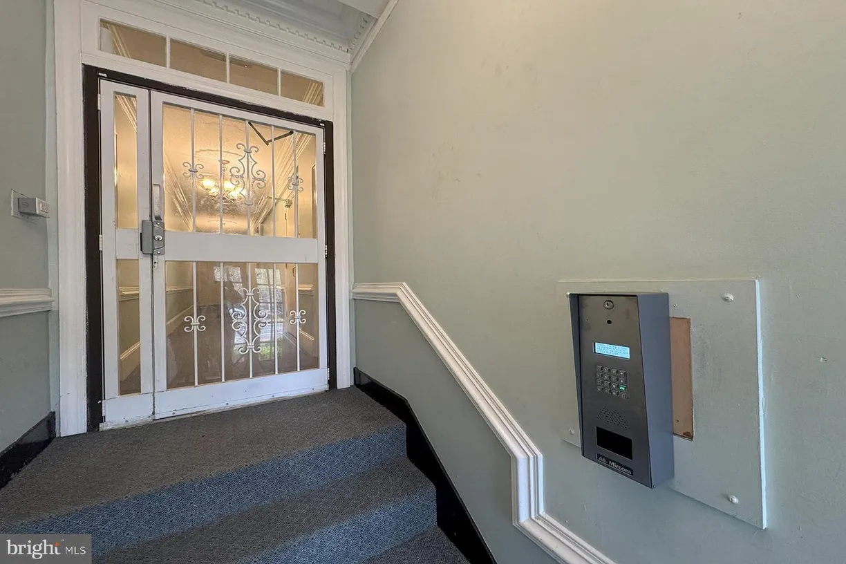 Washington Metro Area Real Estate | View 1125 Maryland Ave Ne, 11 | Listing
