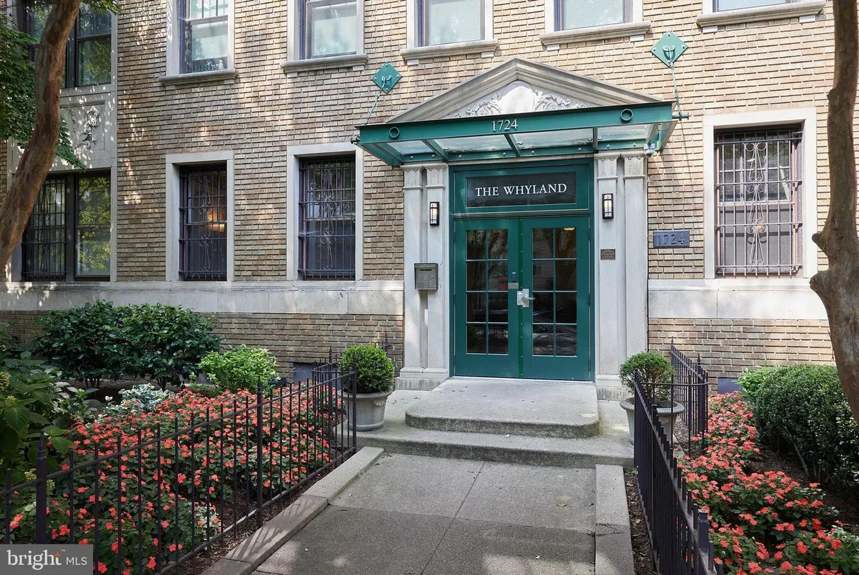 Washington Metro Area Real Estate | View 1724 17th St Nw, 83 | 2 Beds, 2 Baths