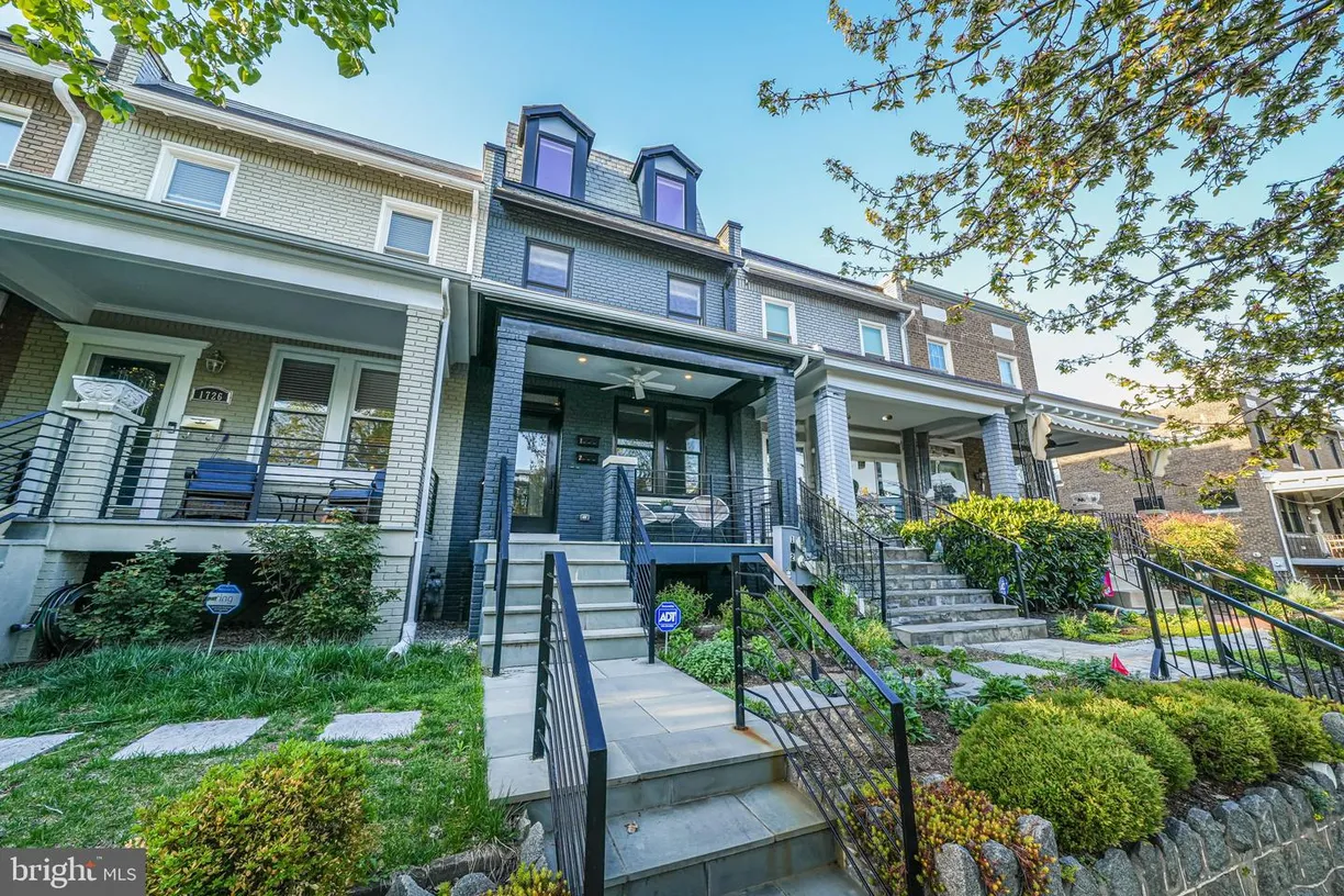 Washington Metro Area Real Estate | View 1728 D St Se | 6 Beds