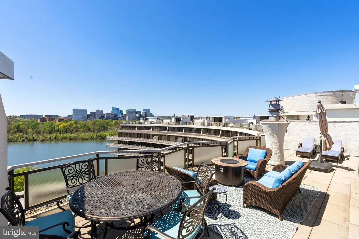 Washington Metro Area Real Estate | View 700 New Hampshire Ave Nw, 1518 | 1 Bed, 1 Bath