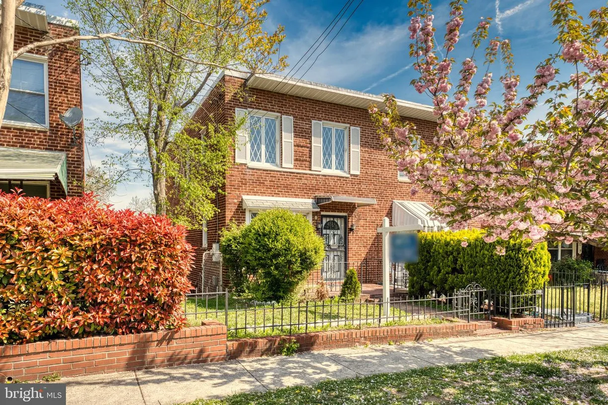 Washington Metro Area Real Estate | View 624 Jefferson St Ne | Listing