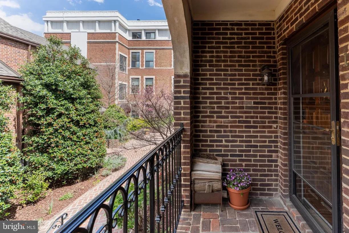 Washington Metro Area Real Estate | View 1715 15th St Nw, 18 | Listing