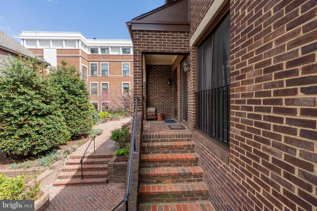 Washington Metro Area Real Estate | View 1715 15th St Nw, 18 | Listing