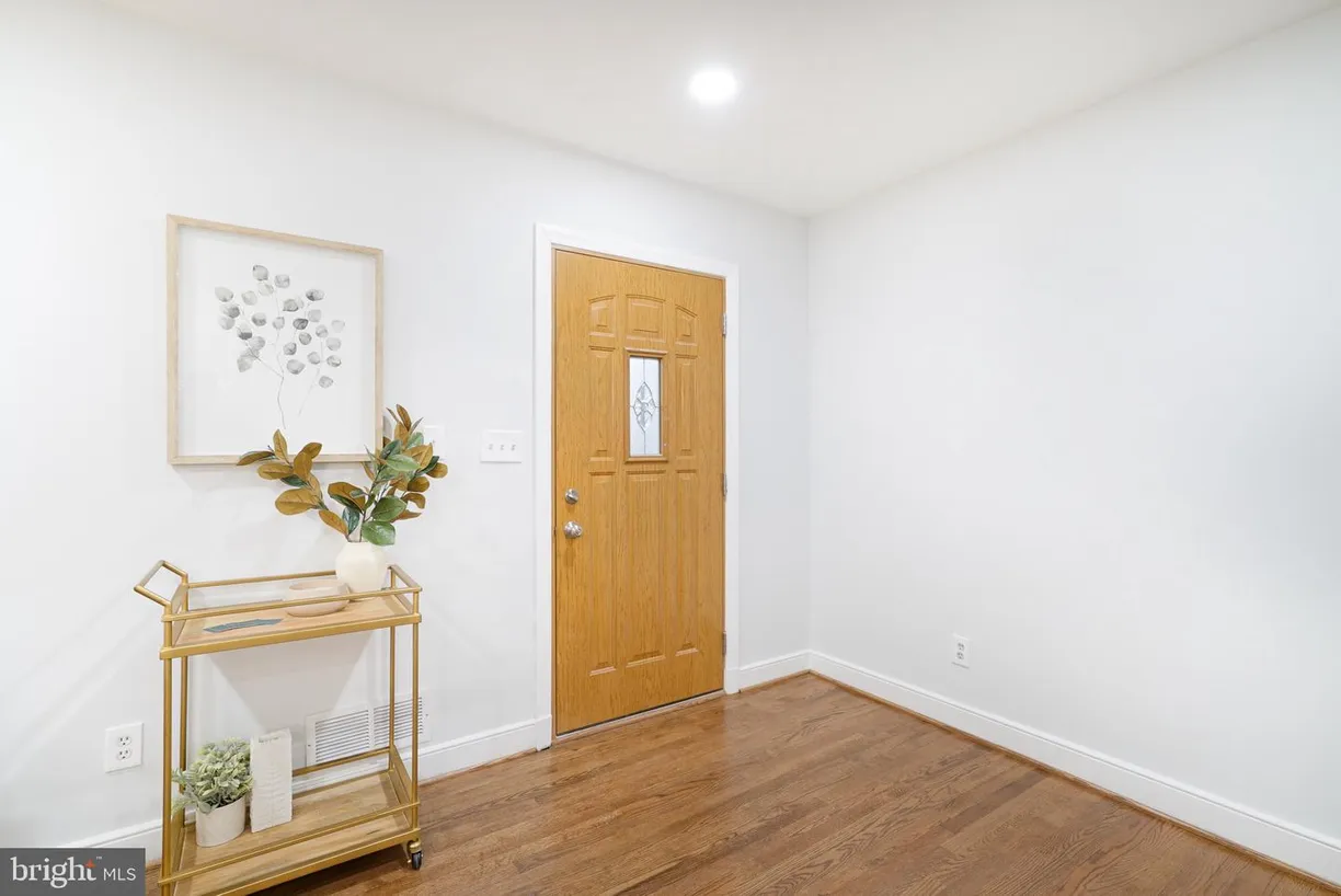 Washington Metro Area Real Estate | View 415 Burbank St Se | Listing