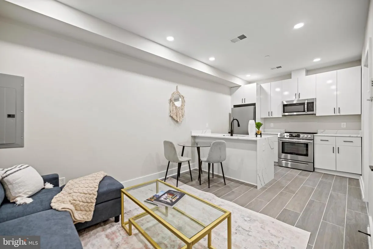 Washington Metro Area Real Estate | View 824 18th St Ne, 3 | Listing
