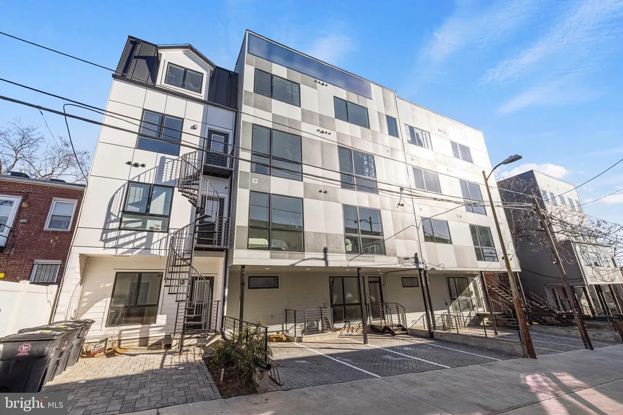 Washington Metro Area Real Estate | View 824 18th St Ne, 102 | 1 Bed, 1 Bath