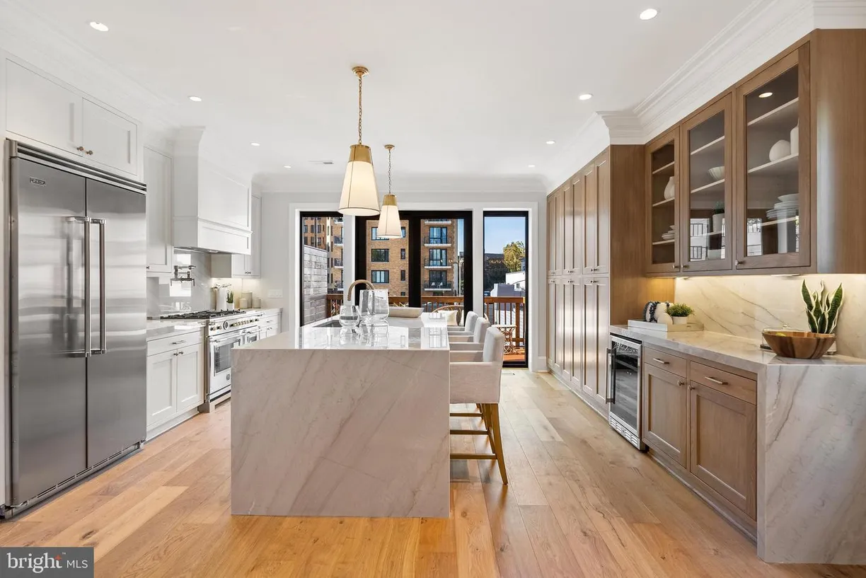 Washington Metro Area Real Estate | View 1720 15th St Nw | 6 Beds, 4 Baths
